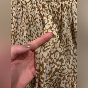 June & Hudson. Long maxi pleated skirt. Size Small. Beige and brown.